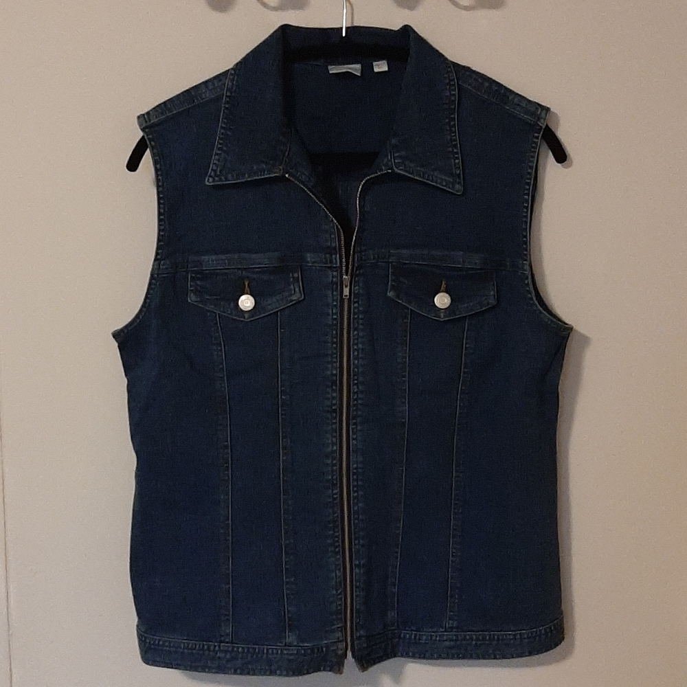 3/$20 - NWOT Cleo Denim Vest
